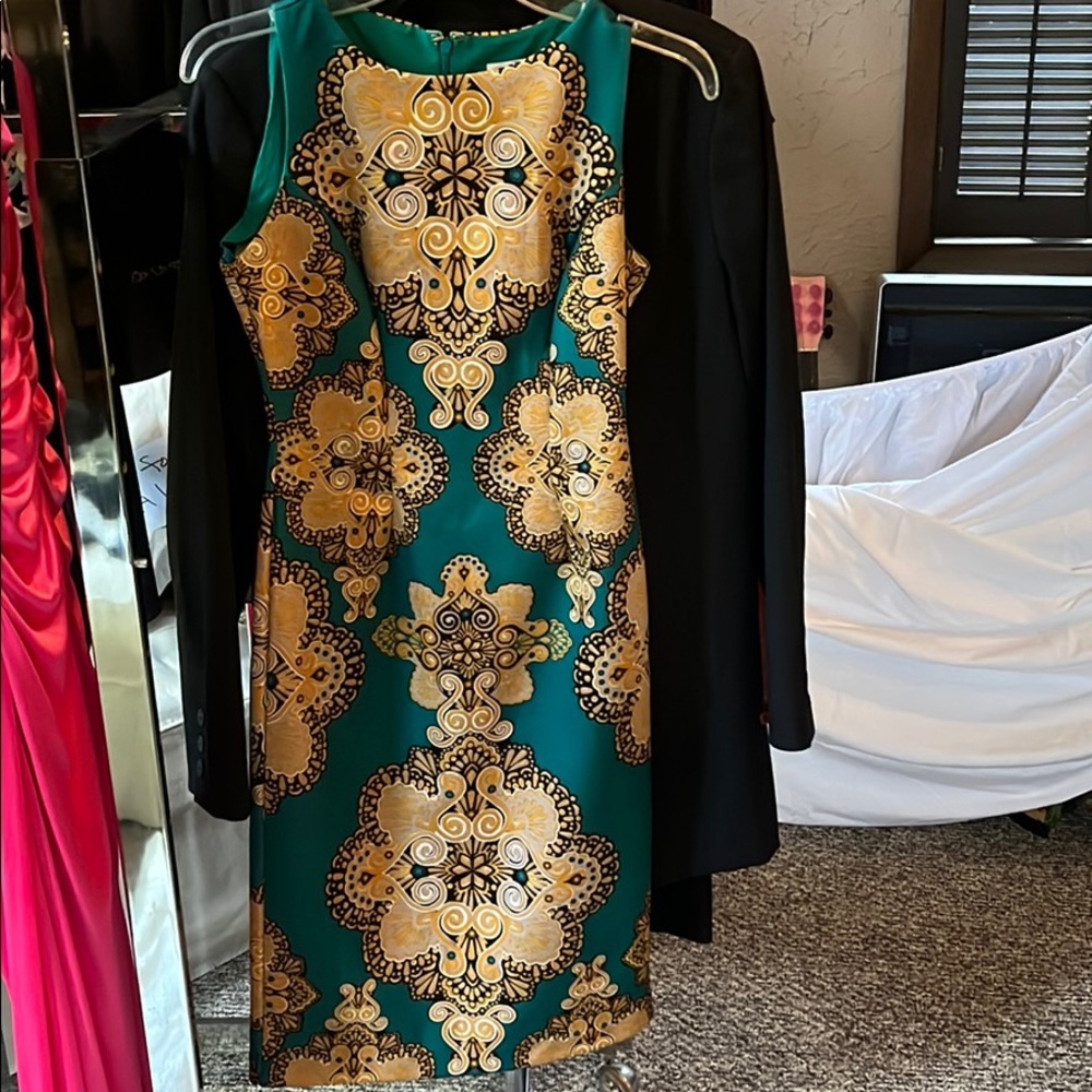 New York and Company Medallion emerald dress